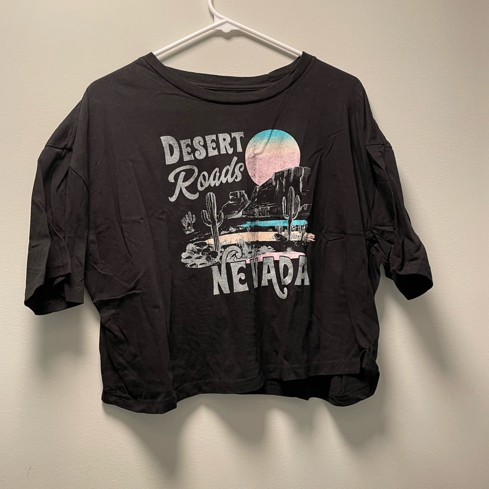 Oversized cropped graphic t-shirt